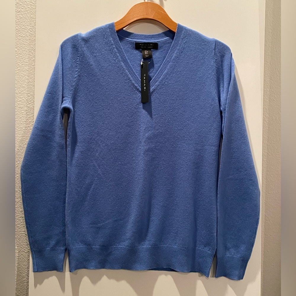 Tahari Cashmere Long Sleeve V Neck Sweater Periwinkle Blue NWT